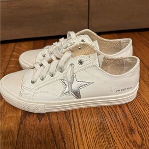 Vintage Havana White Sneakers with Metallic Star